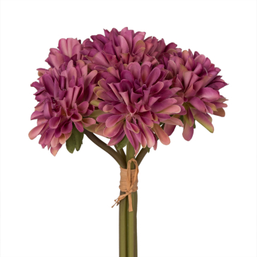 Небольшой букет из хризантем фиолетовый